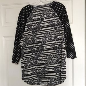 Like New 2XL Black and White Floral Lularoe Randy 3/4 Sleeve Top